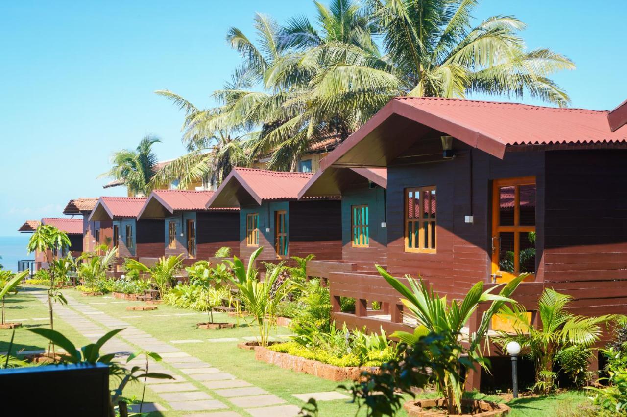 Okean Resort Vagator Exterior photo