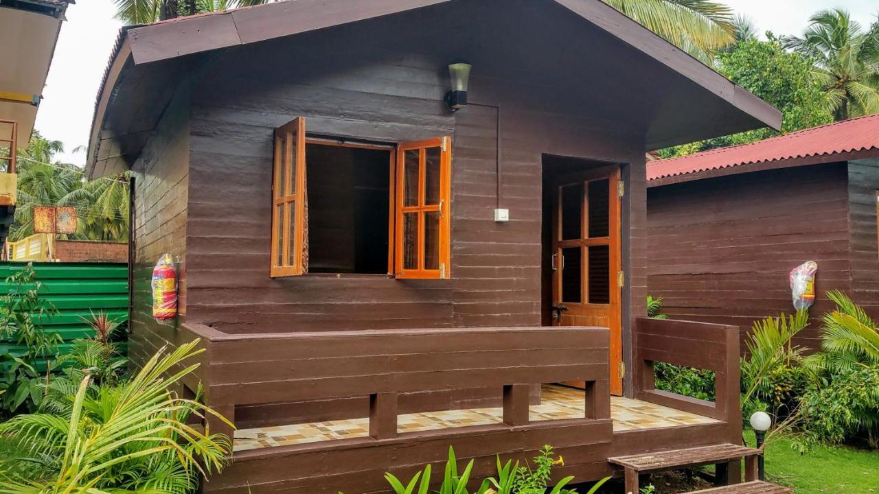 Okean Resort Vagator Exterior photo
